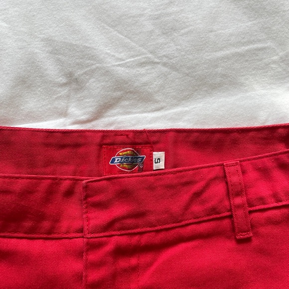 Red Dickies mini skirt - Picture 4 of 4